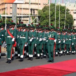 Soldats nigerians